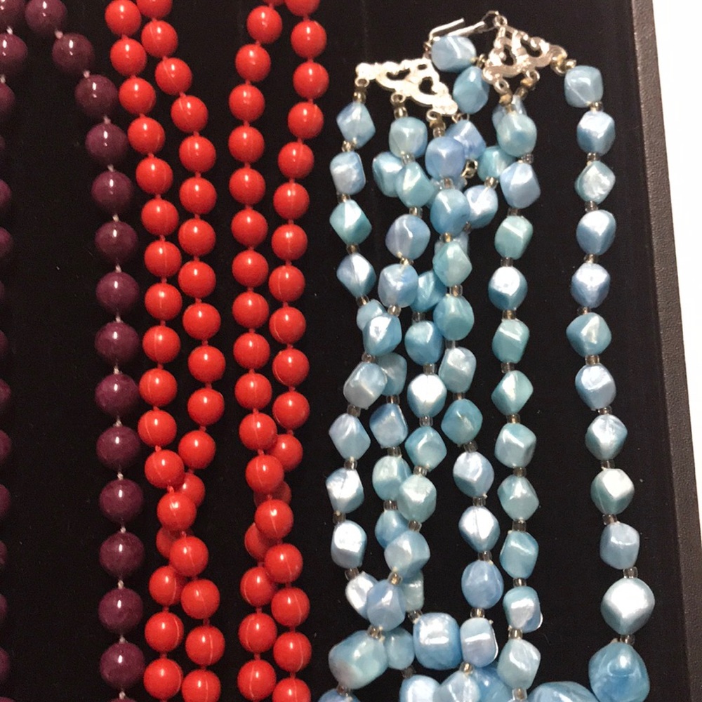 Vintage Necklace Set - Picture 3 of 3